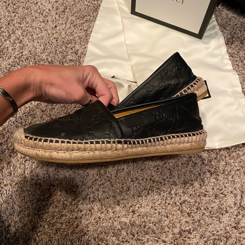 Like new, Black Leather authentic GUCCI espadrille - Picture 4 of 7